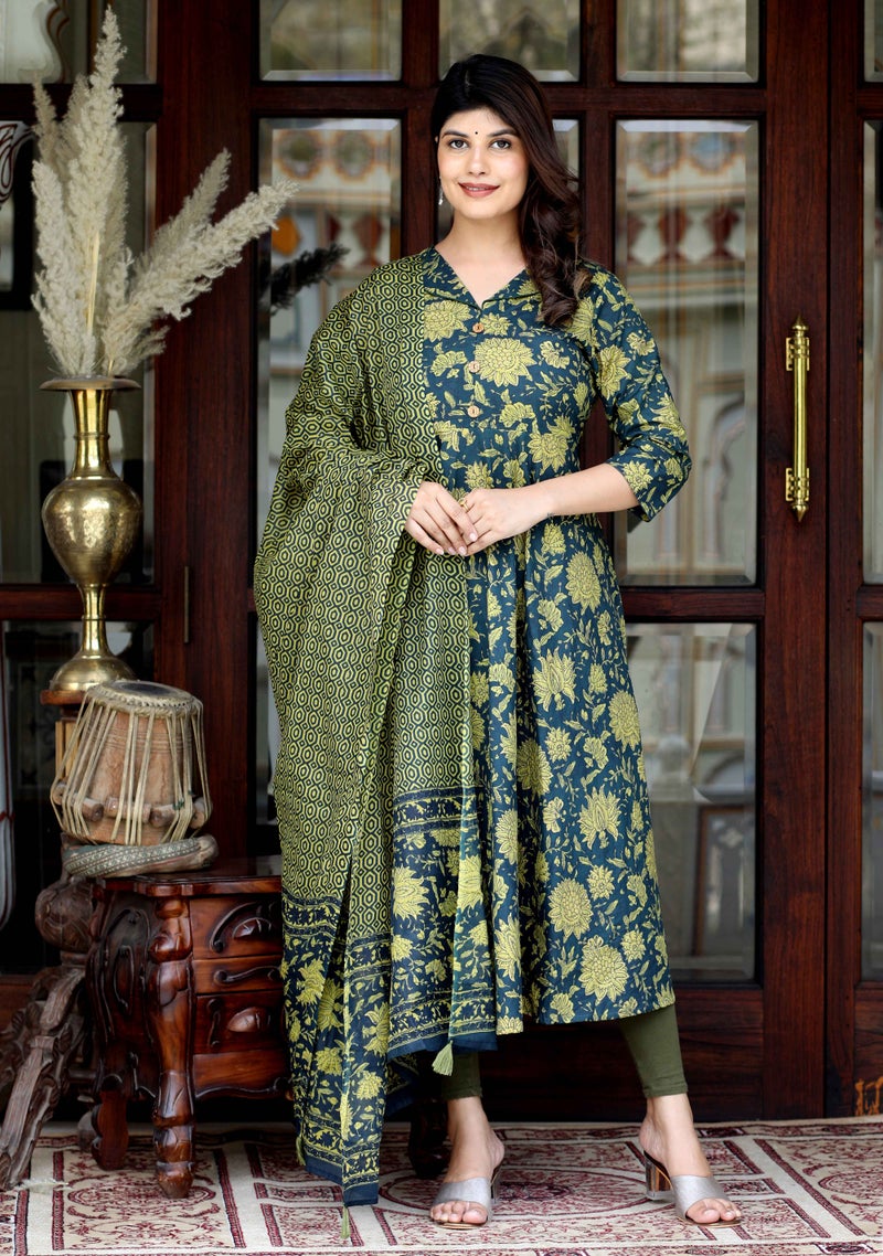 Miravan Women's Green Floral Anarkali Kurta with Dupatta - Image 2